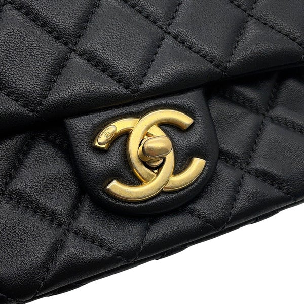 シャネル チェーンショルダーバッグ ココマーク ミニマトラッセ ラムスキン AS2380 CHANEL 黒