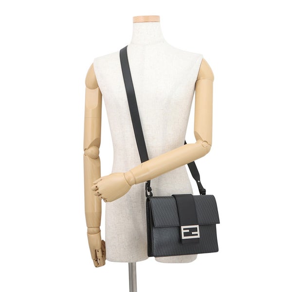 フェンディ ショルダーバッグ フラット バケット ポシェット レザー 7VA524 FENDI 黒