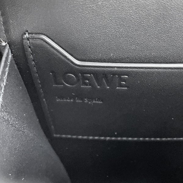 ロエベ ショルダーバッグ アナグラム マルチファンクショナルケース スムースカーフレザー C500R47X01 LOEWE 黒