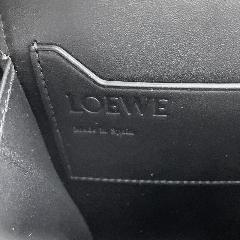 ロエベ ショルダーバッグ アナグラム マルチファンクショナルケース スムースカーフレザー C500R47X01 LOEWE 黒