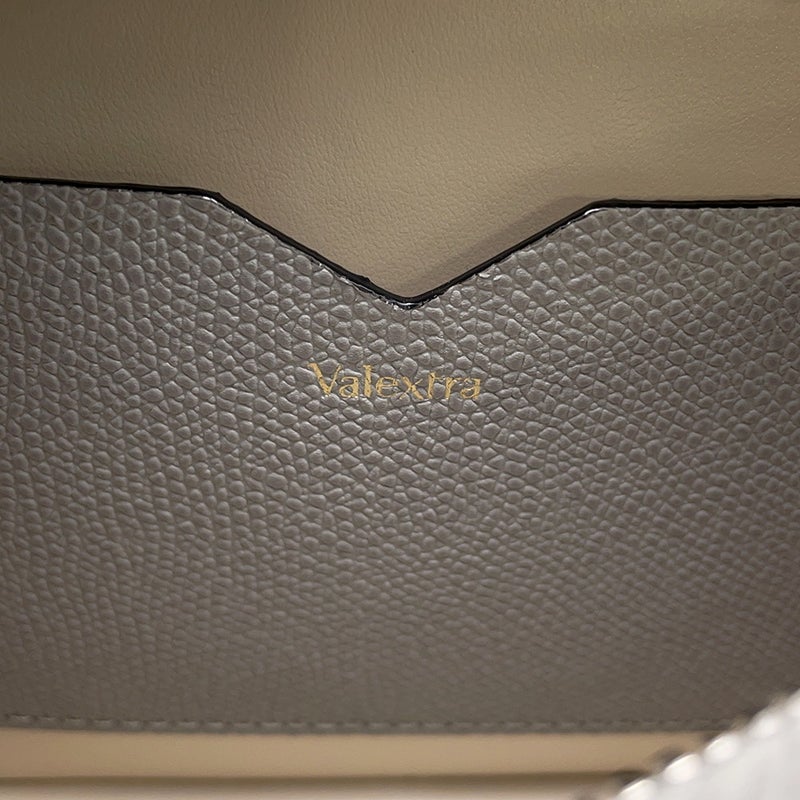 ヴァレクストラ ショルダーバッグ レポーターバッグ ミニ レザー MBVL0019028 Valextra ポーチ