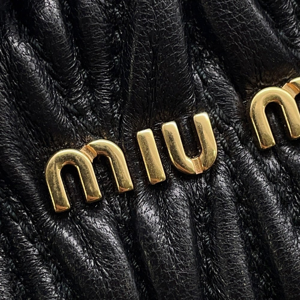 ミュウミュウ チェーンショルダーバッグ キルティング レザー ロゴ Miu