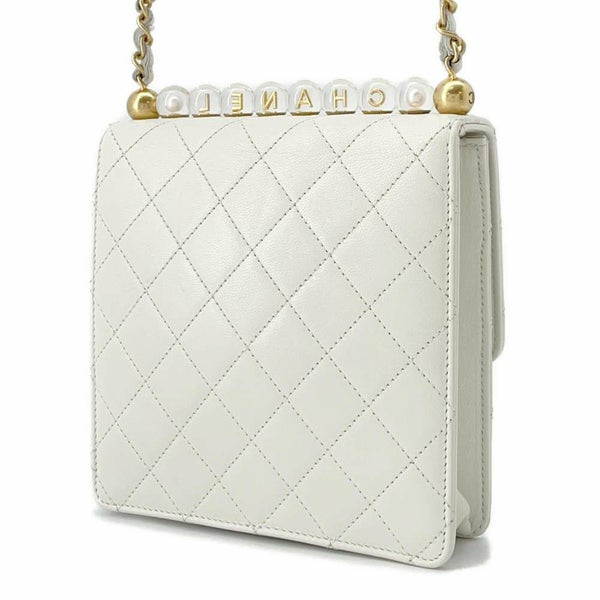 シャネル チェーンショルダーバッグ マトラッセ ココマーク フェイクパール ゴートスキン AS0584 CHANEL フラップバッグ 白
