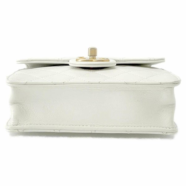 シャネル チェーンショルダーバッグ マトラッセ ココマーク フェイクパール ゴートスキン AS0584 CHANEL フラップバッグ 白