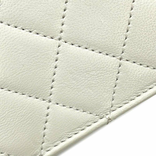 シャネル チェーンショルダーバッグ マトラッセ ココマーク フェイクパール ゴートスキン AS0584 CHANEL フラップバッグ 白