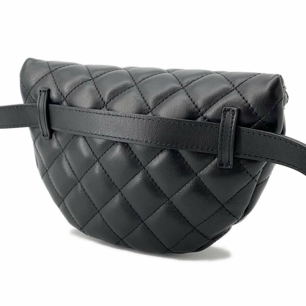 シャネル ボディバッグ マトラッセ ユニフォーム ラムスキン CHANEL