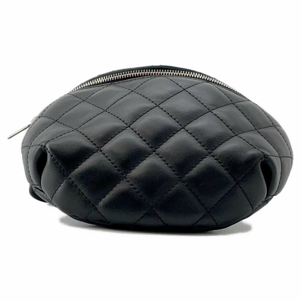 シャネル ボディバッグ マトラッセ ユニフォーム ラムスキン CHANEL