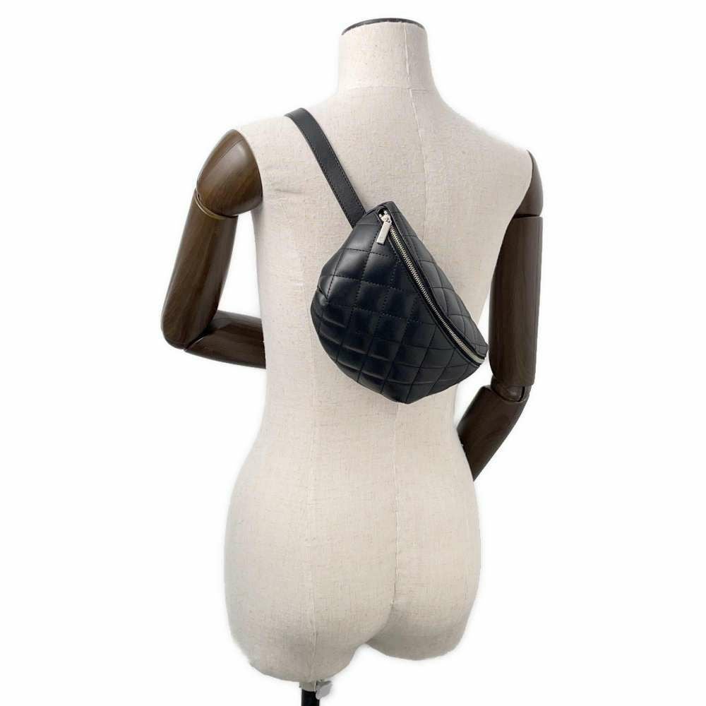 シャネル ボディバッグ マトラッセ ユニフォーム ラムスキン CHANEL
