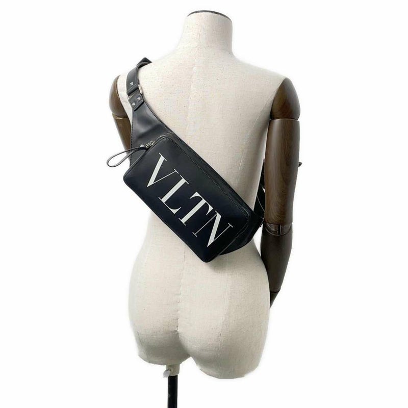 ヴァレンティノ・ガラヴァーニ ボディバッグ VLTNロゴ VY2B0A10WJW VALENTINO ベルトバッグ 黒
