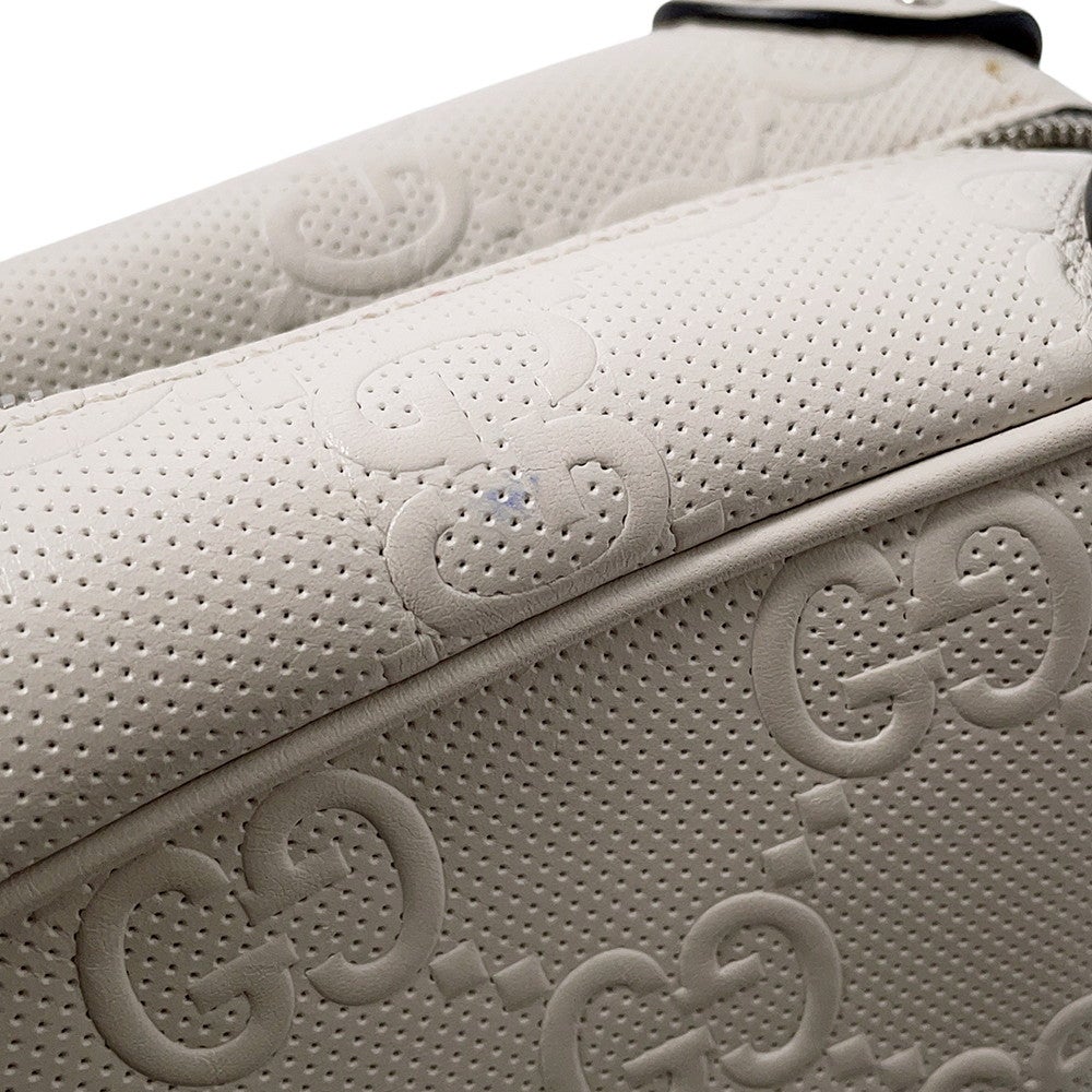 グッチ ショルダーバッグ GGエンボス レザー 626363 GUCCI バッグ 白