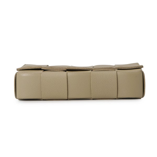 ボッテガヴェネタ ショルダーバッグ イントレチャート カセット レザー 666870 BOTTEGA VENETA