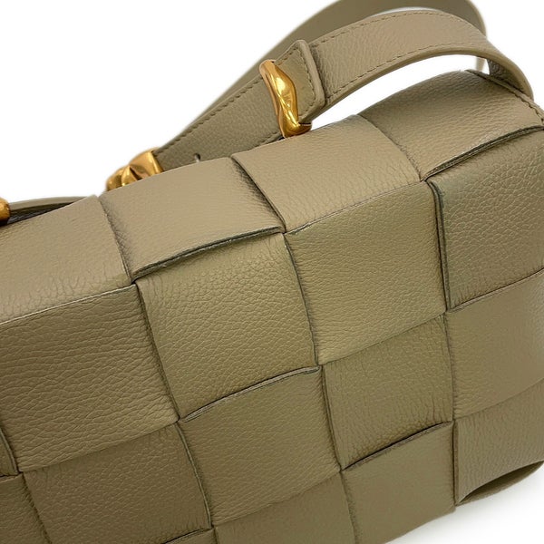 ボッテガヴェネタ ショルダーバッグ イントレチャート カセット レザー 666870 BOTTEGA VENETA