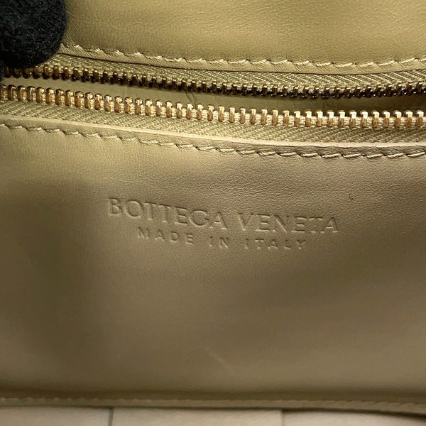 ボッテガヴェネタ ショルダーバッグ イントレチャート カセット レザー 666870 BOTTEGA VENETA