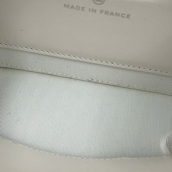 シャネル チェーンショルダーバッグ マトラッセ ココマーク キャビアスキン AP2426 CHANEL ポシェット 白