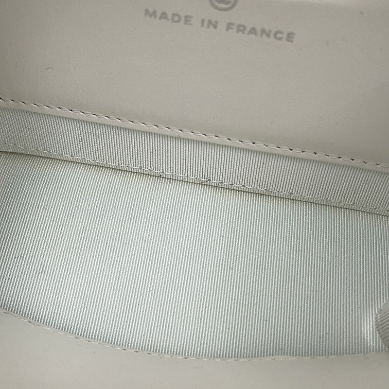 シャネル チェーンショルダーバッグ マトラッセ ココマーク キャビアスキン AP2426 CHANEL ポシェット 白