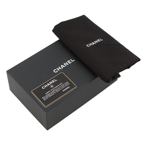 シャネル チェーンショルダーバッグ マトラッセ ココマーク キャビアスキン AP2426 CHANEL ポシェット 白