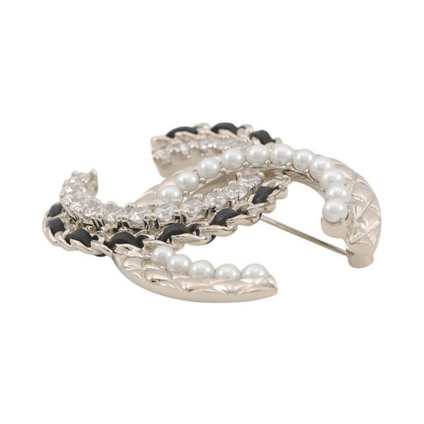 シャネル ブローチ ココマーク ラムスキン フェイクパール ラインストーン B26V AB8609 CHANEL アクセサリー