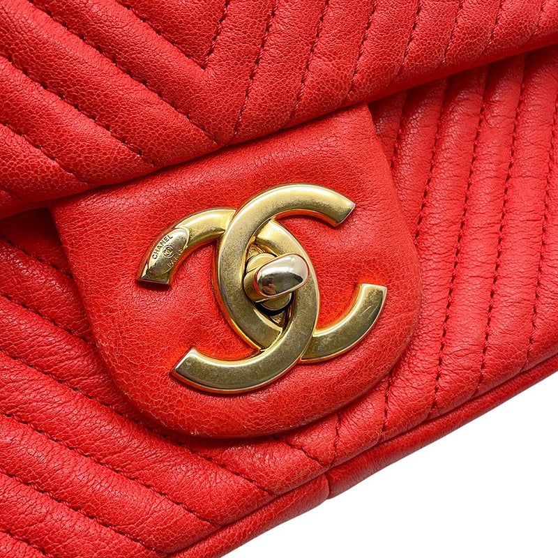 シャネル チェーンショルダーバッグ シェブロン Vステッチ ココマーク レザー CHANEL バッグ