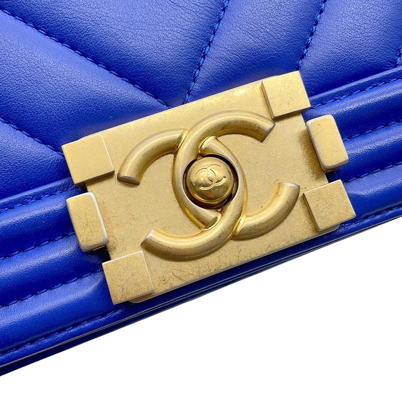 シャネル チェーンショルダーバッグ ボーイシャネル スモール マトラッセ ココマーク A67085 CHANEL