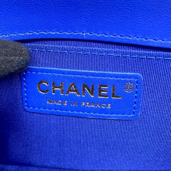 シャネル チェーンショルダーバッグ ボーイシャネル スモール マトラッセ ココマーク A67085 CHANEL