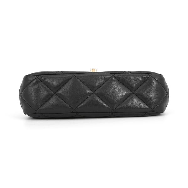 シャネル チェーンショルダーバッグ ココマーク マトラッセ20 レザー CHANEL 黒