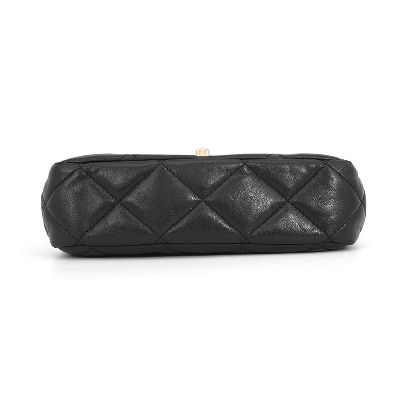 シャネル チェーンショルダーバッグ ココマーク マトラッセ20 レザー CHANEL 黒