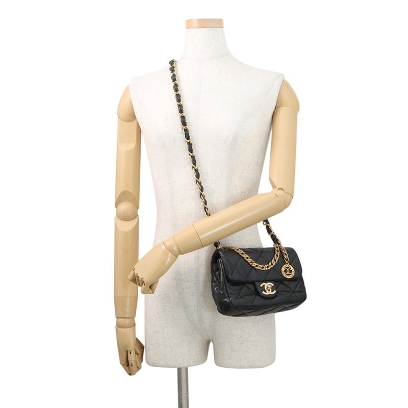 シャネル チェーンショルダーバッグ ココマーク マトラッセ20 レザー CHANEL 黒