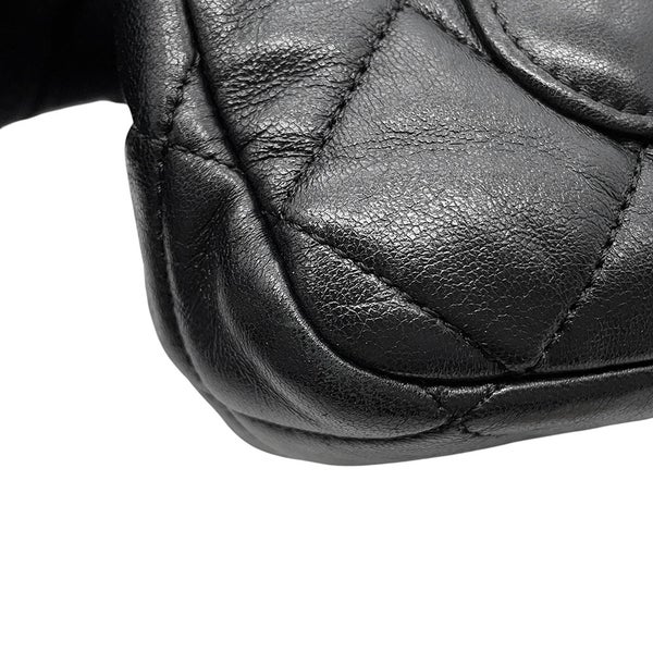 シャネル チェーンショルダーバッグ ココマーク マトラッセ20 レザー CHANEL 黒