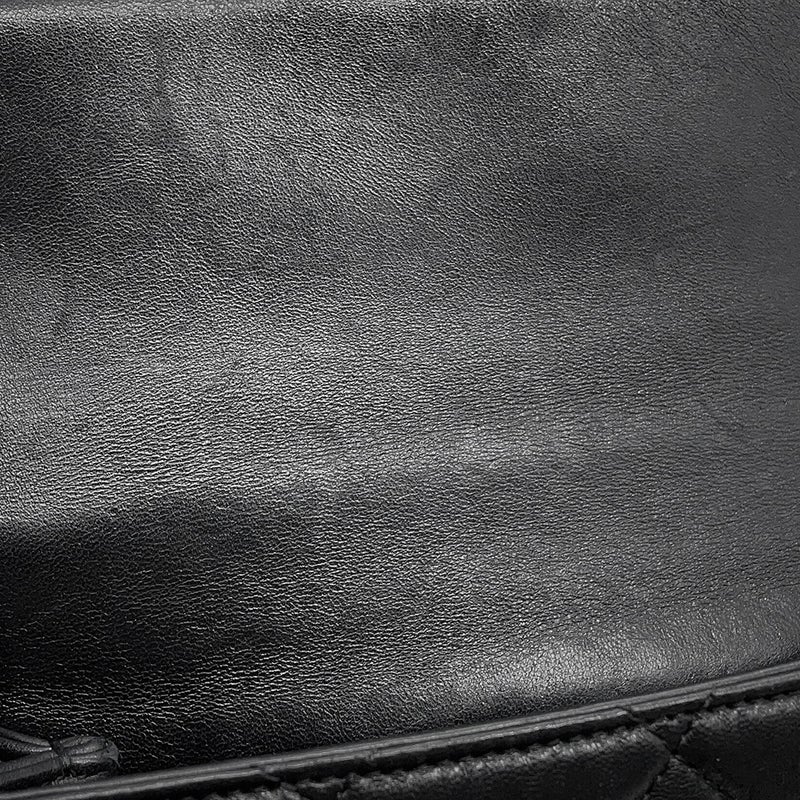 シャネル チェーンショルダーバッグ ココマーク マトラッセ20 レザー CHANEL 黒