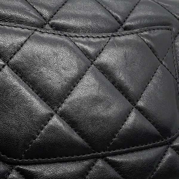 シャネル チェーンショルダーバッグ ココマーク マトラッセ20 レザー CHANEL 黒