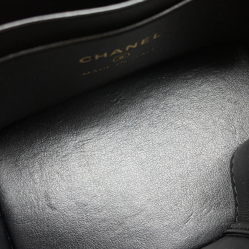 シャネル チェーンショルダーバッグ ココマーク マトラッセ バニティ ラムスキン CHANEL ヴァニティ 黒