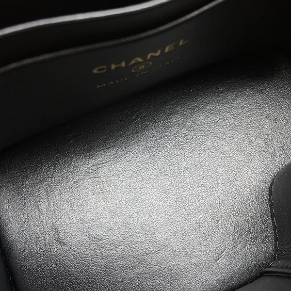 シャネル チェーンショルダーバッグ ココマーク マトラッセ バニティ ラムスキン CHANEL ヴァニティ 黒