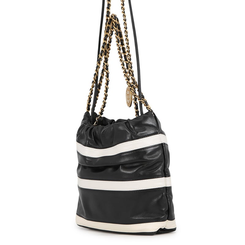 シャネル ハンドバッグ CHANEL22 ミニ ココマーク シャイニーカーフスキン AS3980 CHANEL 2wayショルダーバッグ 黒 白