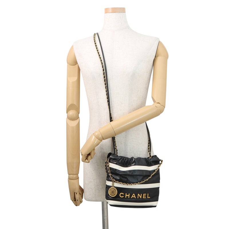 シャネル ハンドバッグ CHANEL22 ミニ ココマーク シャイニーカーフスキン AS3980 CHANEL 2wayショルダーバッグ 黒 白