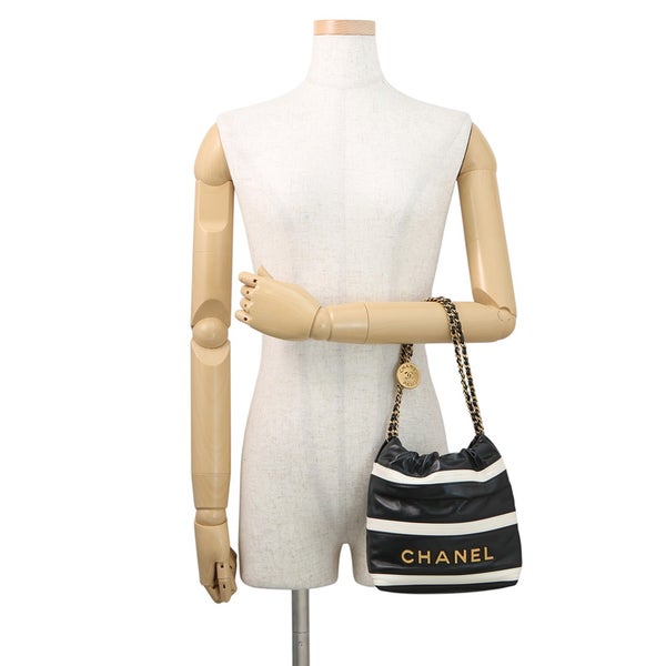 シャネル ハンドバッグ CHANEL22 ミニ ココマーク シャイニーカーフスキン AS3980 CHANEL 2wayショルダーバッグ 黒 白