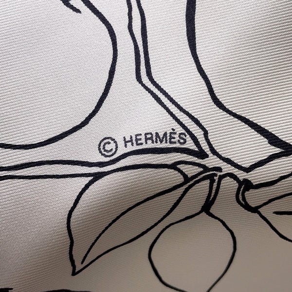 エルメス スカーフ カレ90 ル・ポミエ・セリエ Le Pommier Sellier HERMES シルク 2026年春夏 白 黒