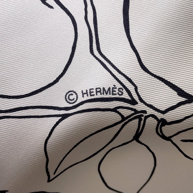エルメス スカーフ カレ90 ル・ポミエ・セリエ Le Pommier Sellier HERMES シルク 2026年春夏 白 黒