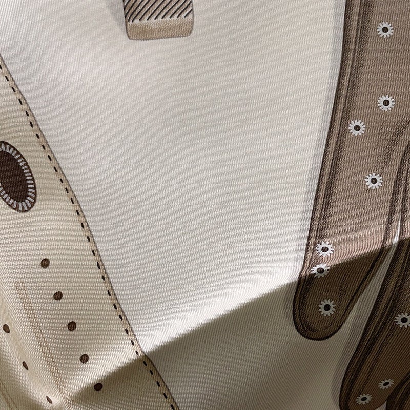 エルメス スカーフ カレ90 L'Heure des Gants 手袋の時計 HERMES 2025春夏 白