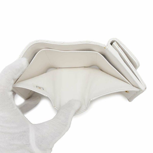 シャネル 三つ折り財布 マトラッセ スモール フラップ ウォレット トランプ キャビアスキン AP3081 財布 白