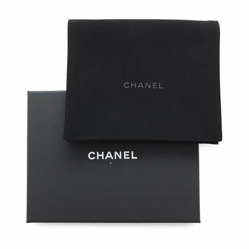 シャネル 三つ折り財布 マトラッセ スモール フラップ ウォレット トランプ キャビアスキン AP3081 財布 白