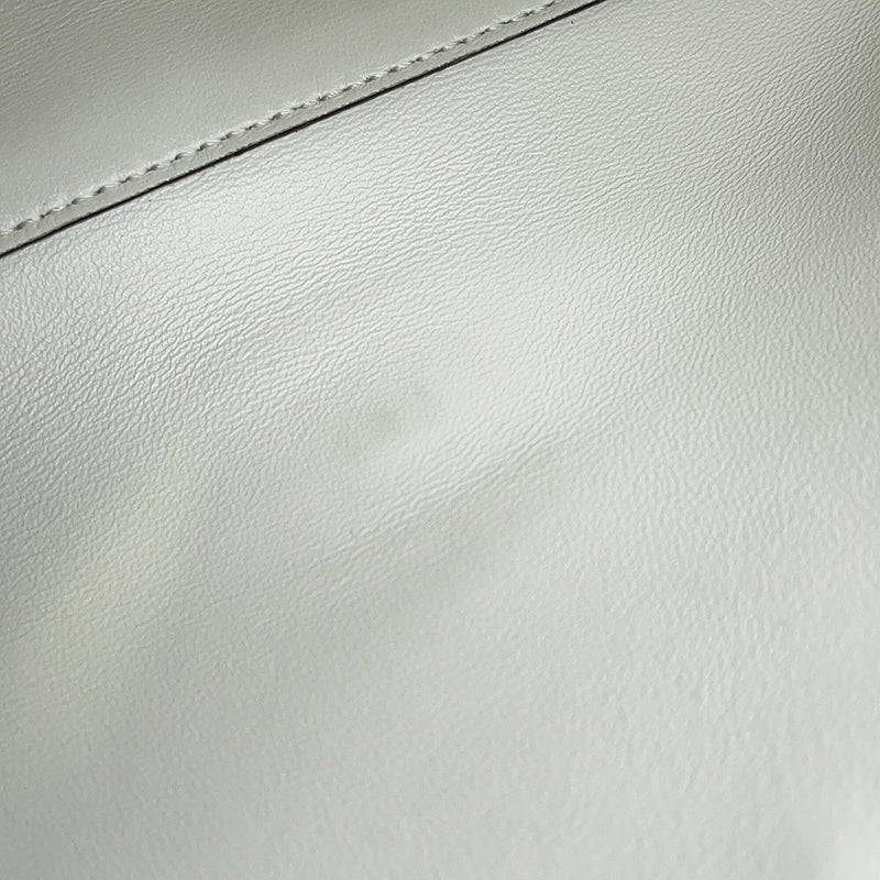 フェンディ ハンドバッグ セレリア バケット カーフレザー 8BR600 FENDI バッグ ワンショルダー 白