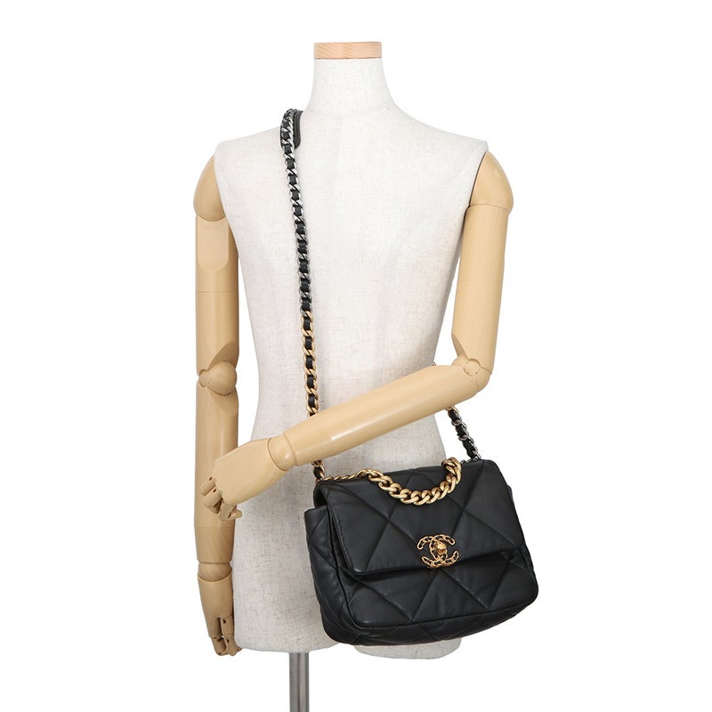 シャネル チェーンショルダーバッグ CHANEL19 フラップバッグ ココマーク シャイニーラムスキン AS1160 CHANEL 黒