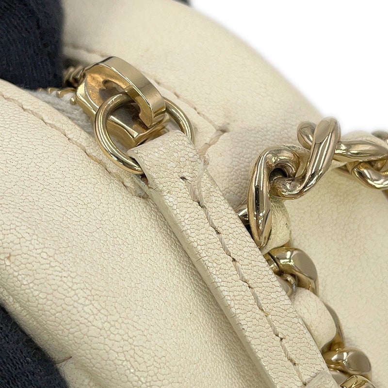 シャネル チェーンショルダーバッグ マトラッセ ココマーク カメラバッグ レザー AS0137 CHANEL
