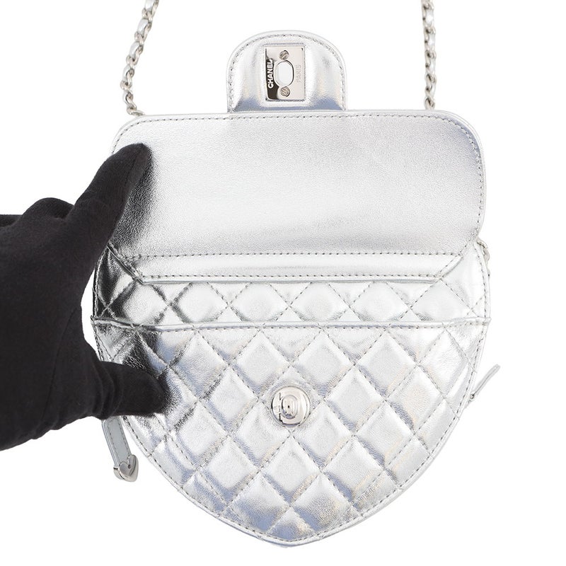 シャネル チェーンショルダーバッグ マトラッセ ココマーク ハートシェイプ メタリックラムスキン AS5764 CHANEL
