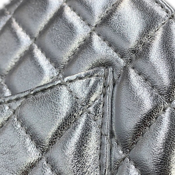 シャネル チェーンショルダーバッグ マトラッセ ココマーク ハートシェイプ メタリックラムスキン AS5764 CHANEL