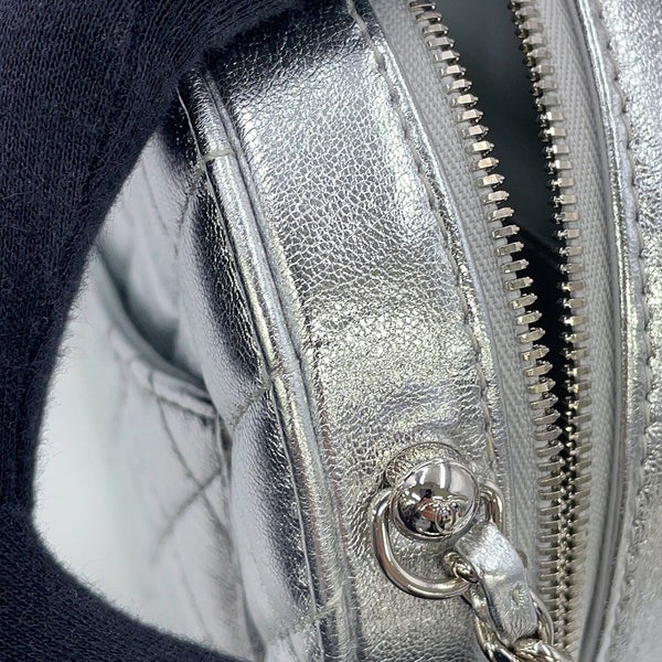 シャネル チェーンショルダーバッグ マトラッセ ココマーク ハートシェイプ メタリックラムスキン AS5764 CHANEL