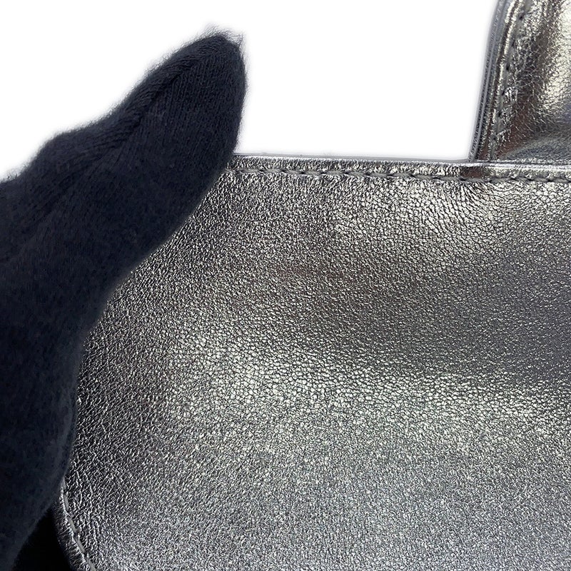 シャネル チェーンショルダーバッグ マトラッセ ココマーク ハートシェイプ メタリックラムスキン AS5764 CHANEL