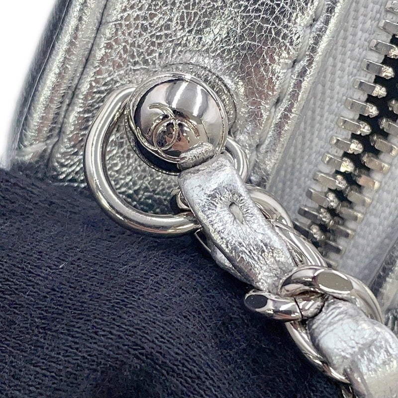 シャネル チェーンショルダーバッグ マトラッセ ココマーク ハートシェイプ メタリックラムスキン AS5764 CHANEL
