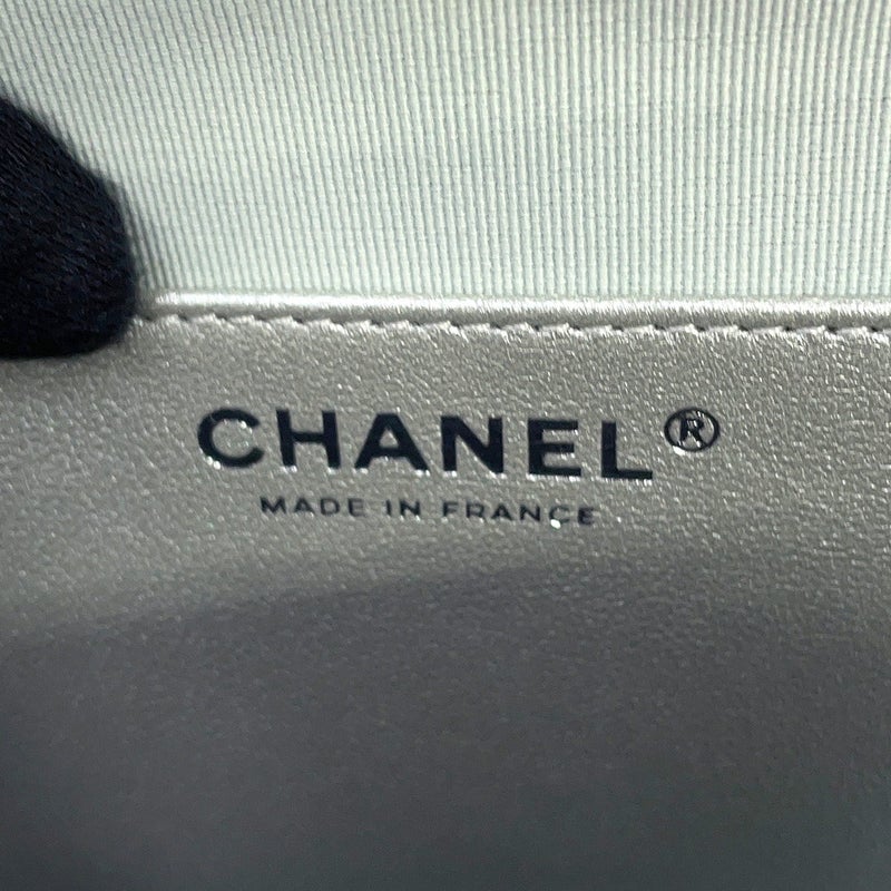 シャネル チェーンショルダーバッグ マトラッセ ココマーク ハートシェイプ メタリックラムスキン AS5764 CHANEL
