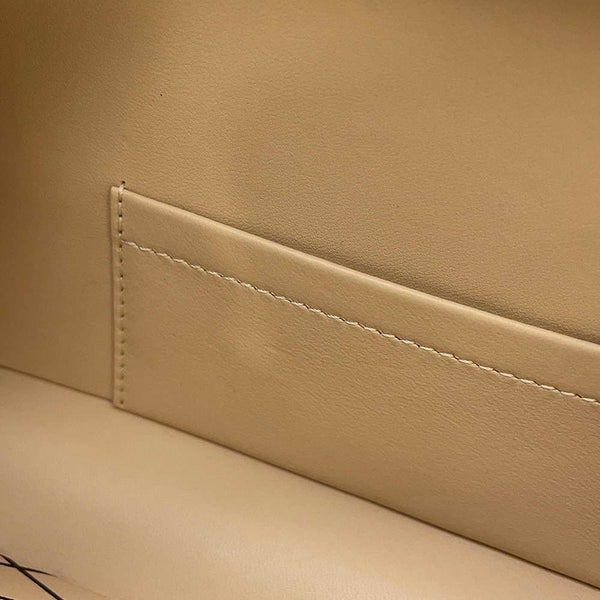 ルイヴィトン ショルダーバッグ プティット・マル フラワーモチーフ レザー LOUIS VUITTON